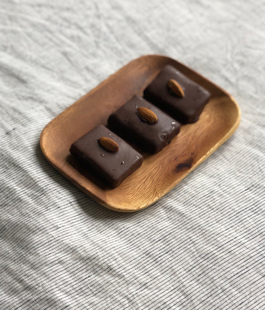 SALTY ALMOND CRUNCH RAW CHOCOLATE BARS